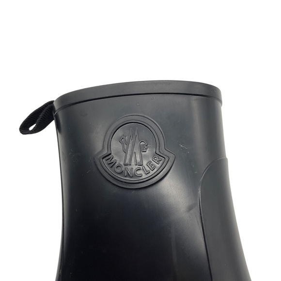 MONCLER BLACK LOGO EMBLEM RUBBER RAIN BOOTS - Picture 8 of 11